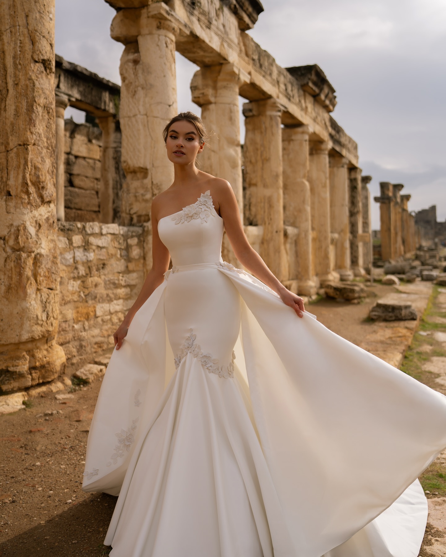 İstanbul Gelinlik Firması : Mediha Cambaz Bridal